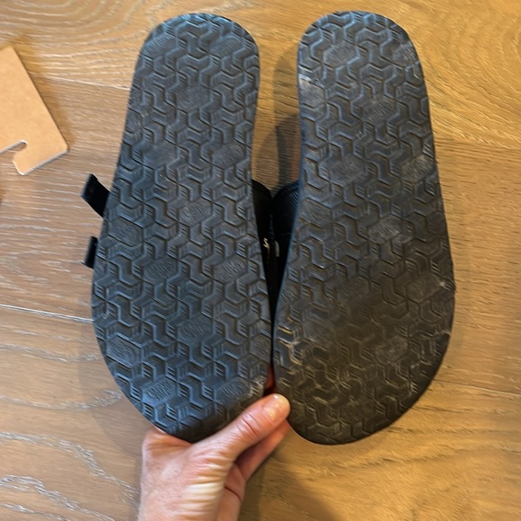 SUPREME THE NORTH FACE black slides size 9 men’s with tags, box & supreme bag - Picture 9 of 9